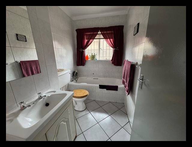 3 BEDROOM TOWNHOUSE FOR SALE IN TERENURE